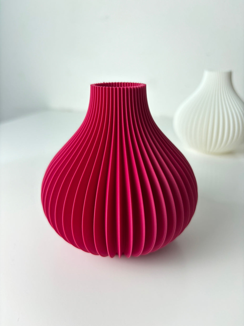 Modern Wave Flower Holder, Contemporary Shelf Accent, Ondula