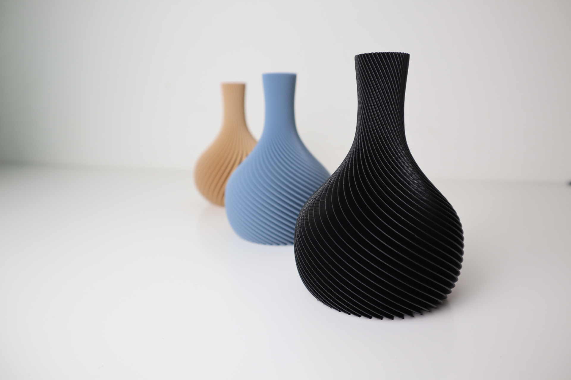 Flowing Dynamic Flower Vase, Minimalist Home Decor, Fluxo