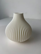 Modern Wave Flower Holder, Contemporary Shelf Accent, Ondula
