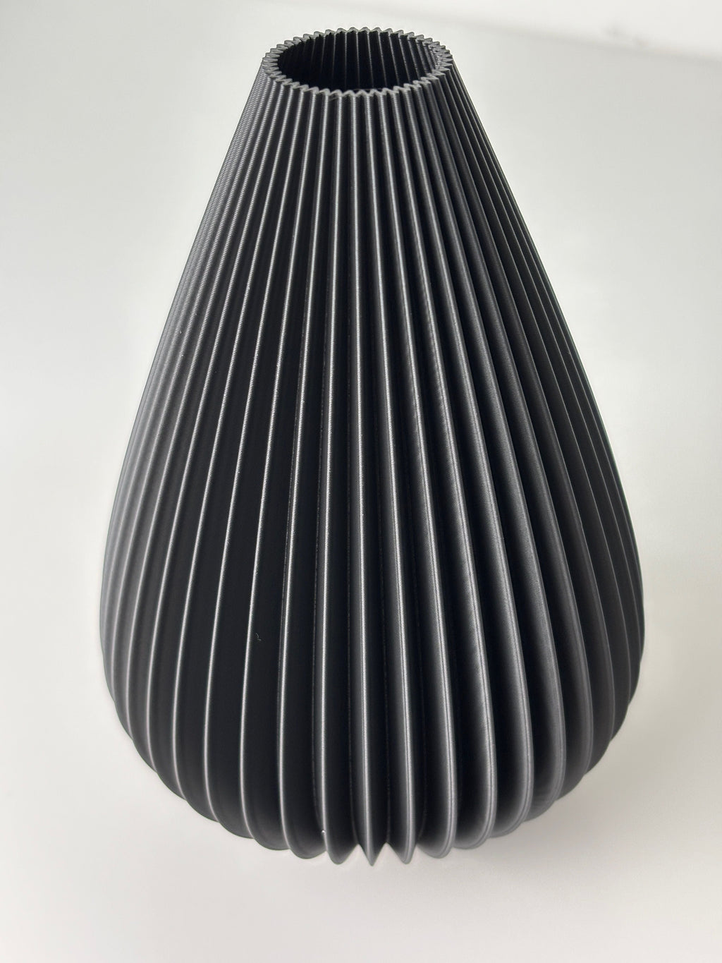 Modern Flowing Decorative Vase, Minimalist Living Room Art, Sinuo