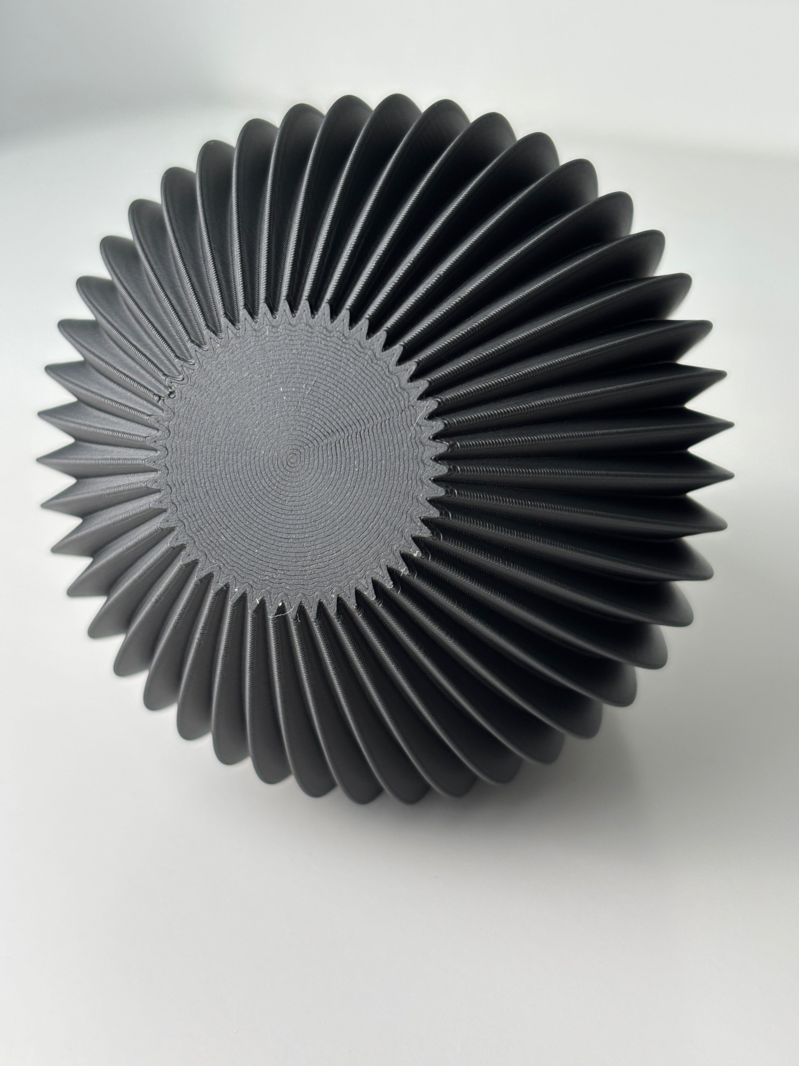 Modern Flowing Decorative Vase, Minimalist Living Room Art, Sinuo