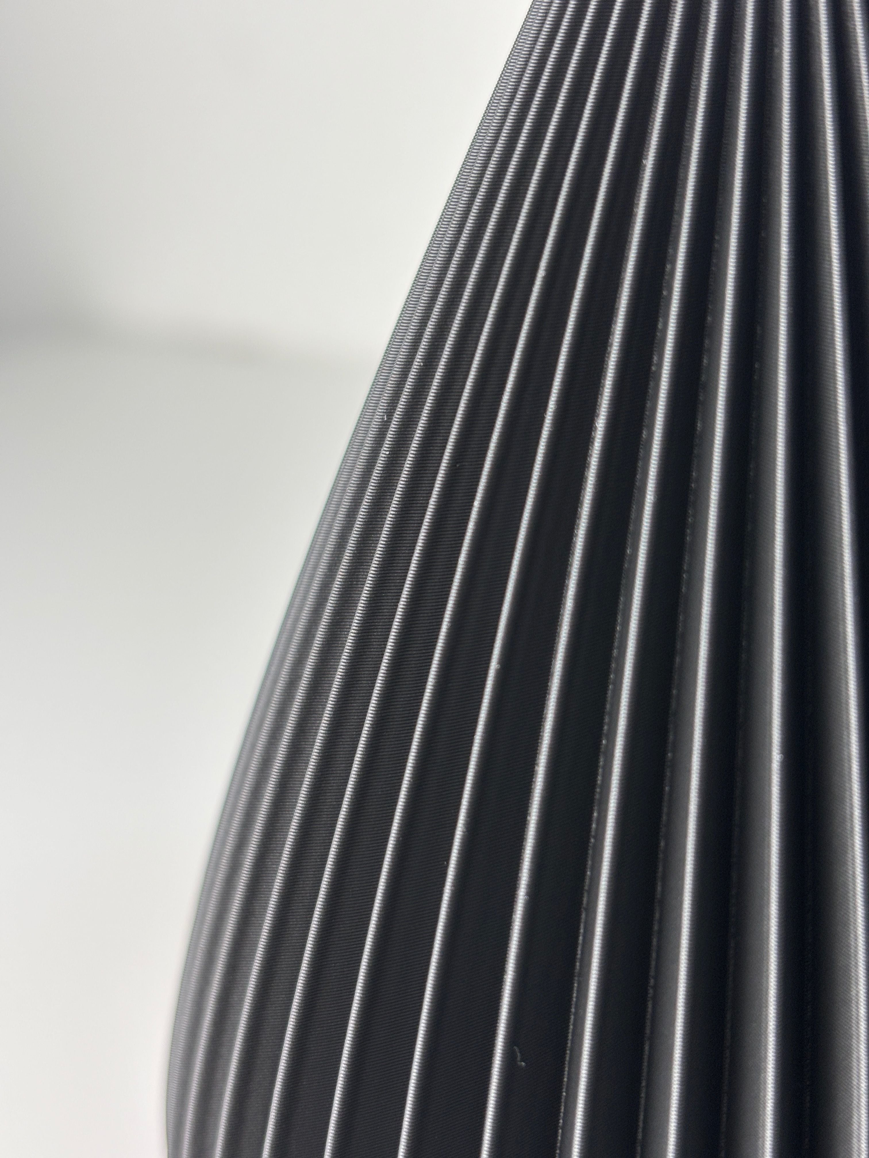 Modern Flowing Decorative Vase, Minimalist Living Room Art, Sinuo