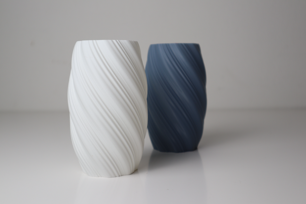 Smooth Elegant Flower Holder, Minimalist Shelf Accent, Suave