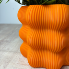 Calm Zen Flower Holder, Minimalist Shelf Accent, Calma